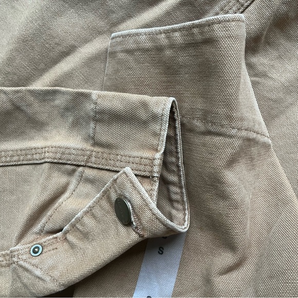 NWT Carhartt Canvas Iowa Hawkeyes Barn Jacket Small - Picture 10 of 10